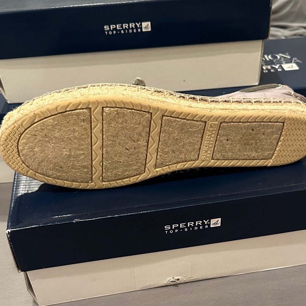 Sperry women’s Boat Shoes - Picture 2 of 2